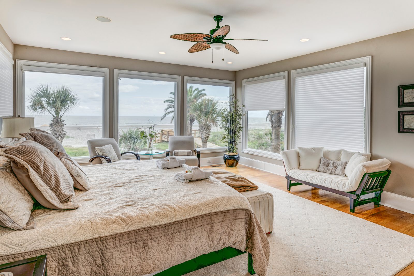 Furnished Holiday let bedroom
